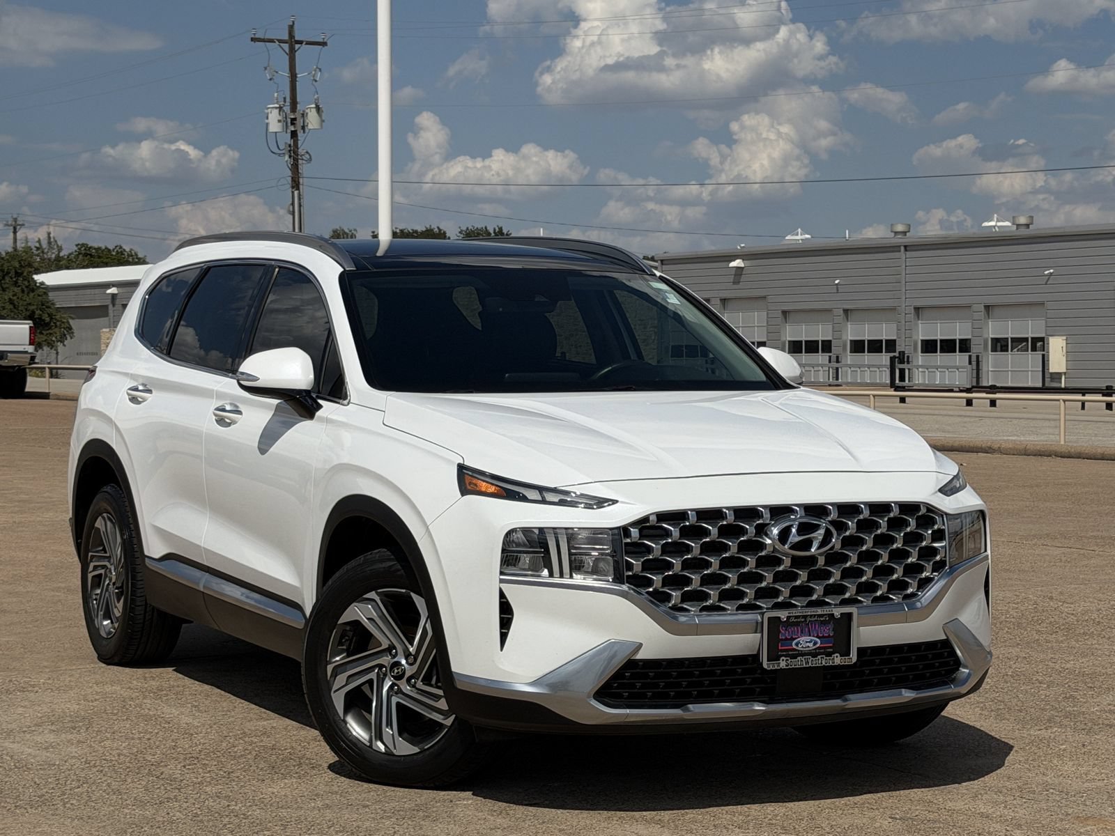 Used 2021 Hyundai Santa Fe SEL w/ Convenience + Premium Package FWD image 2