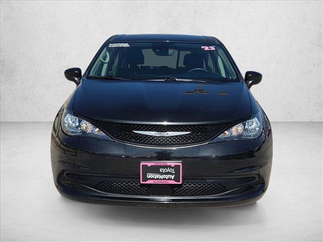 Used 2023 Chrysler Voyager LX video 2