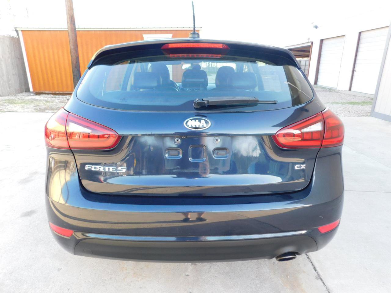 Used 2017 Kia Forte EX image 7