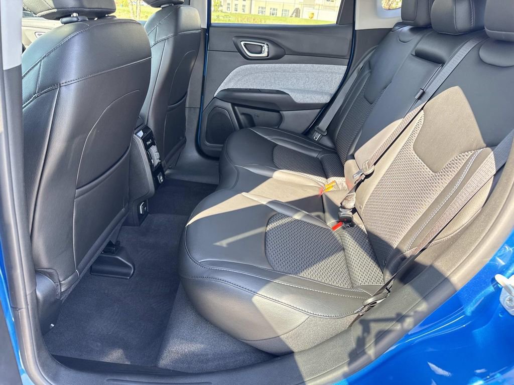 Used 2022 Jeep Compass Latitude AWD/4WD image 23
