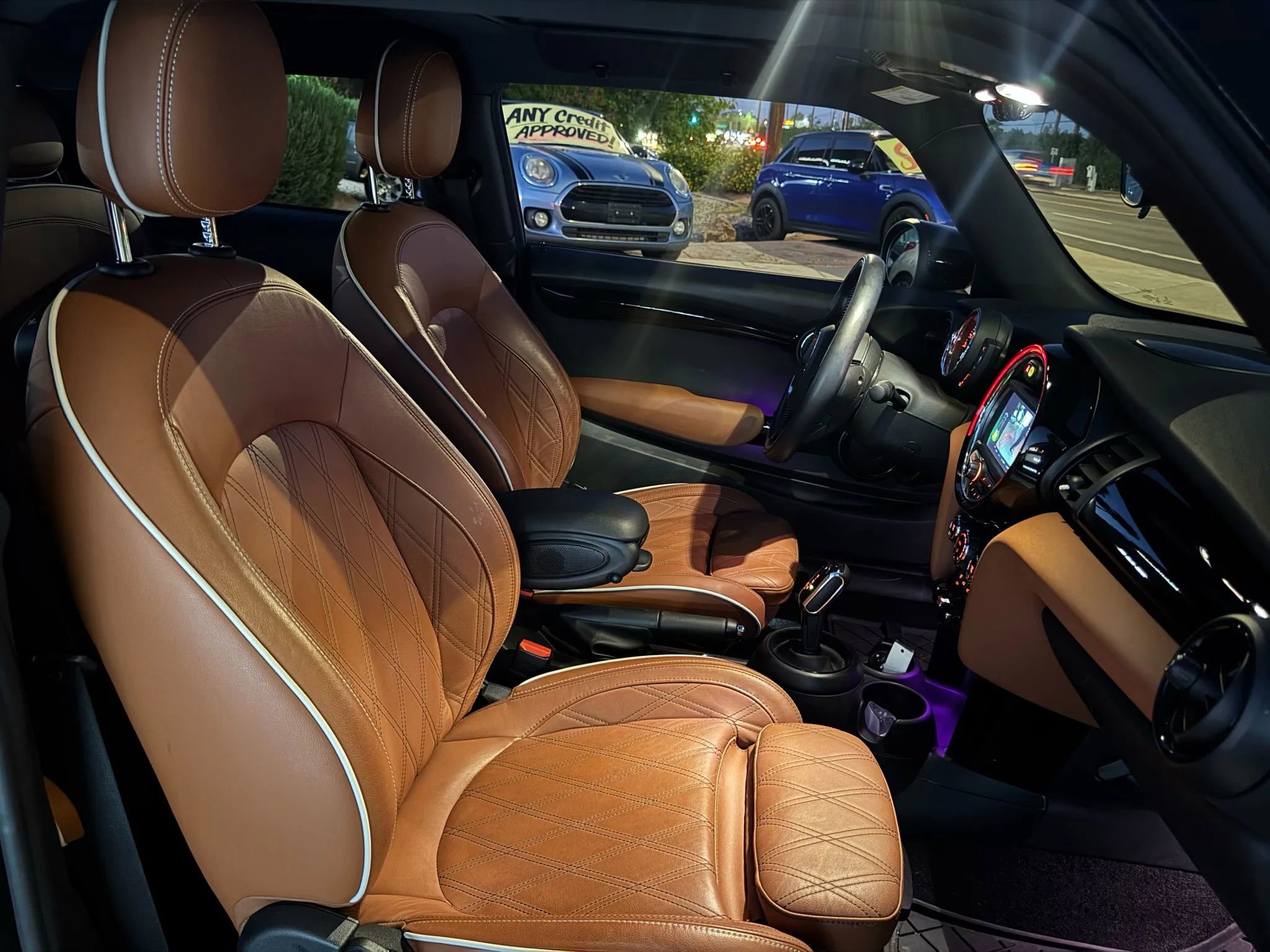 Used 2021 MINI Cooper 2-Door Hardtop w/ Signature Upholstery Package image 46