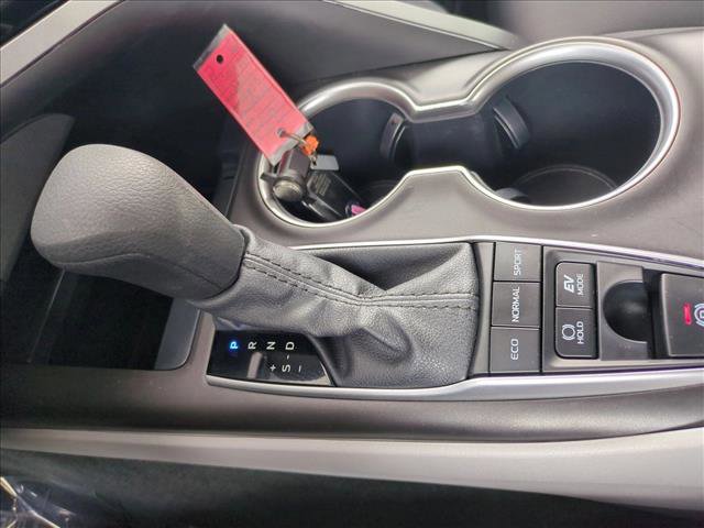 Used 2021 Toyota Camry LE image 12