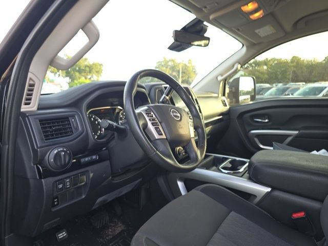 Used 2023 Nissan Titan SV w/ SV Convenience Package AWD/4WD image 10