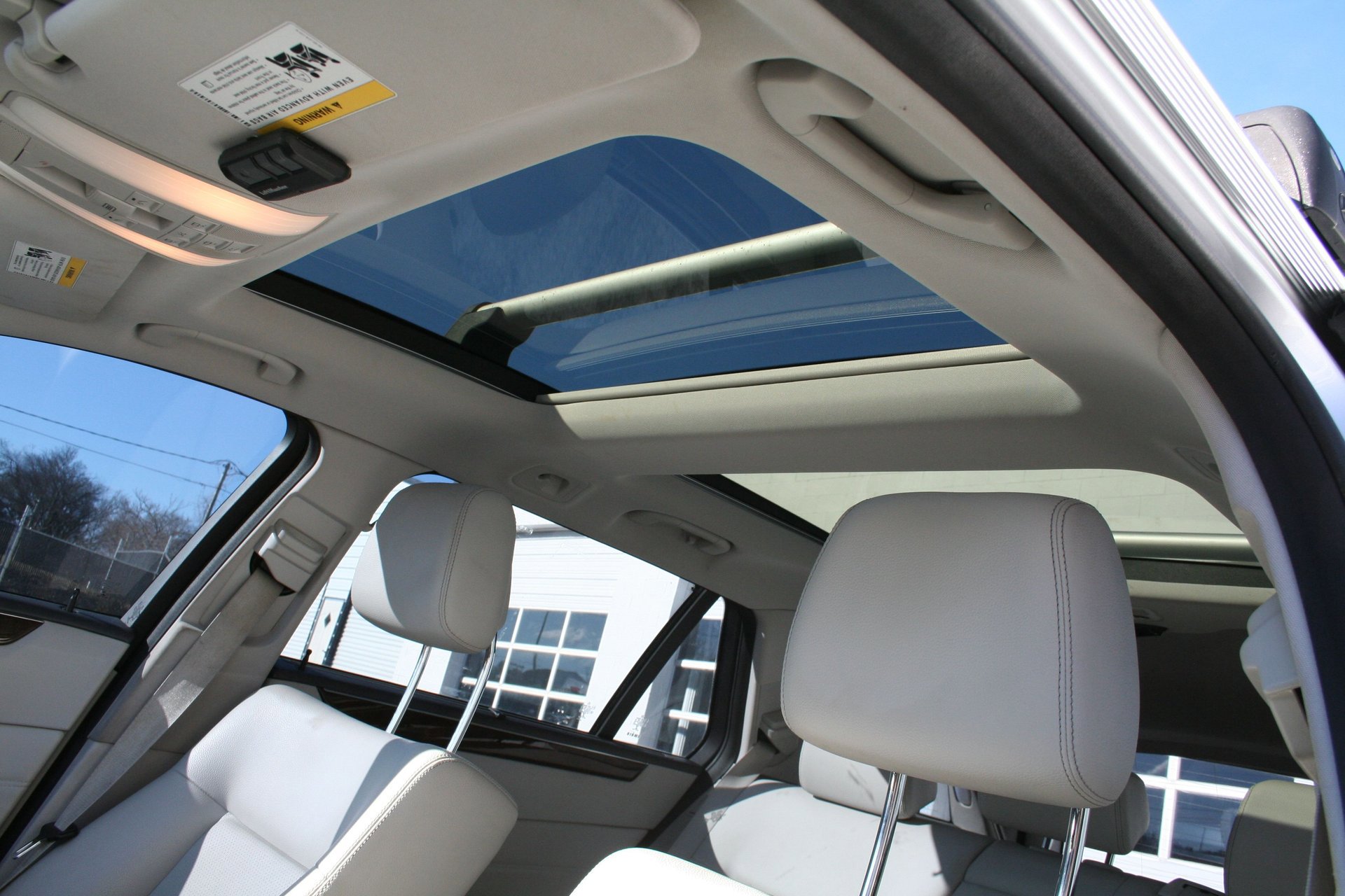 Used 2015 Mercedes-Benz E 350 4MATIC Wagon image 33