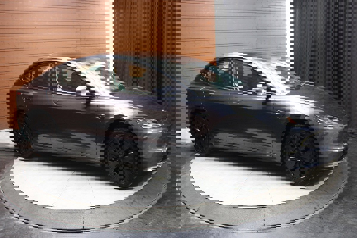 Used 2025 Tesla Model 3 Long Range image 17