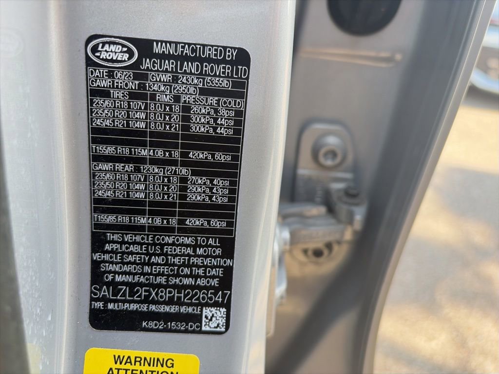 Used 2023 Land Rover Range Rover Evoque R-Dynamic SE image 32