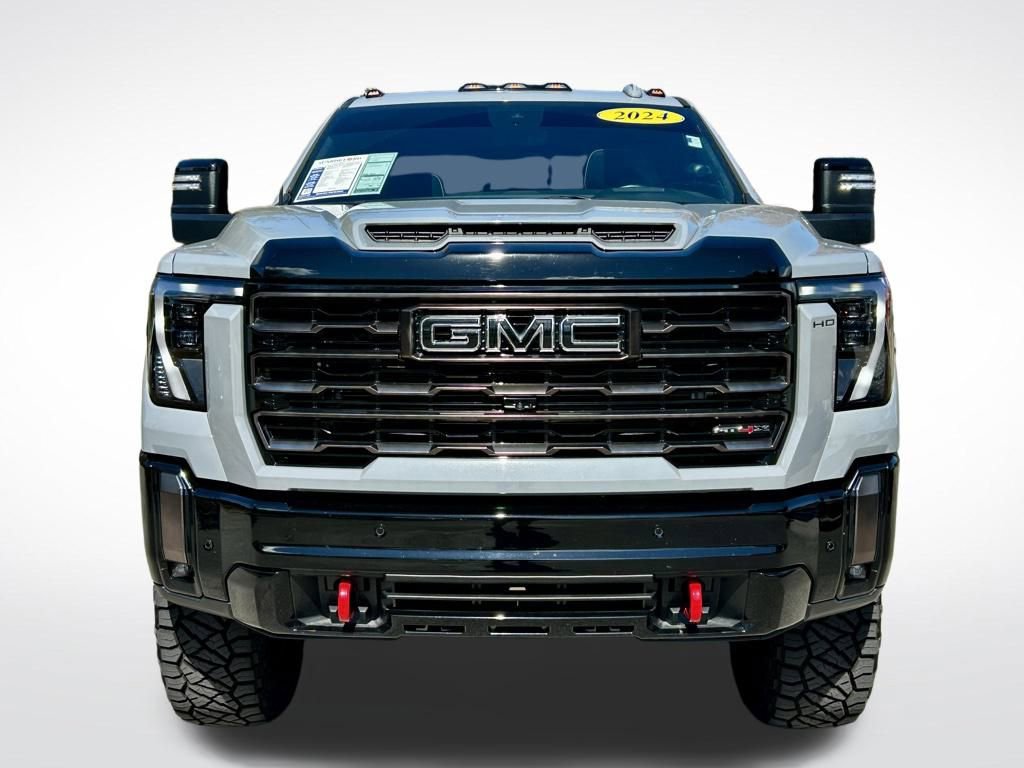 Used 2024 GMC Sierra 2500 AT4X image 2