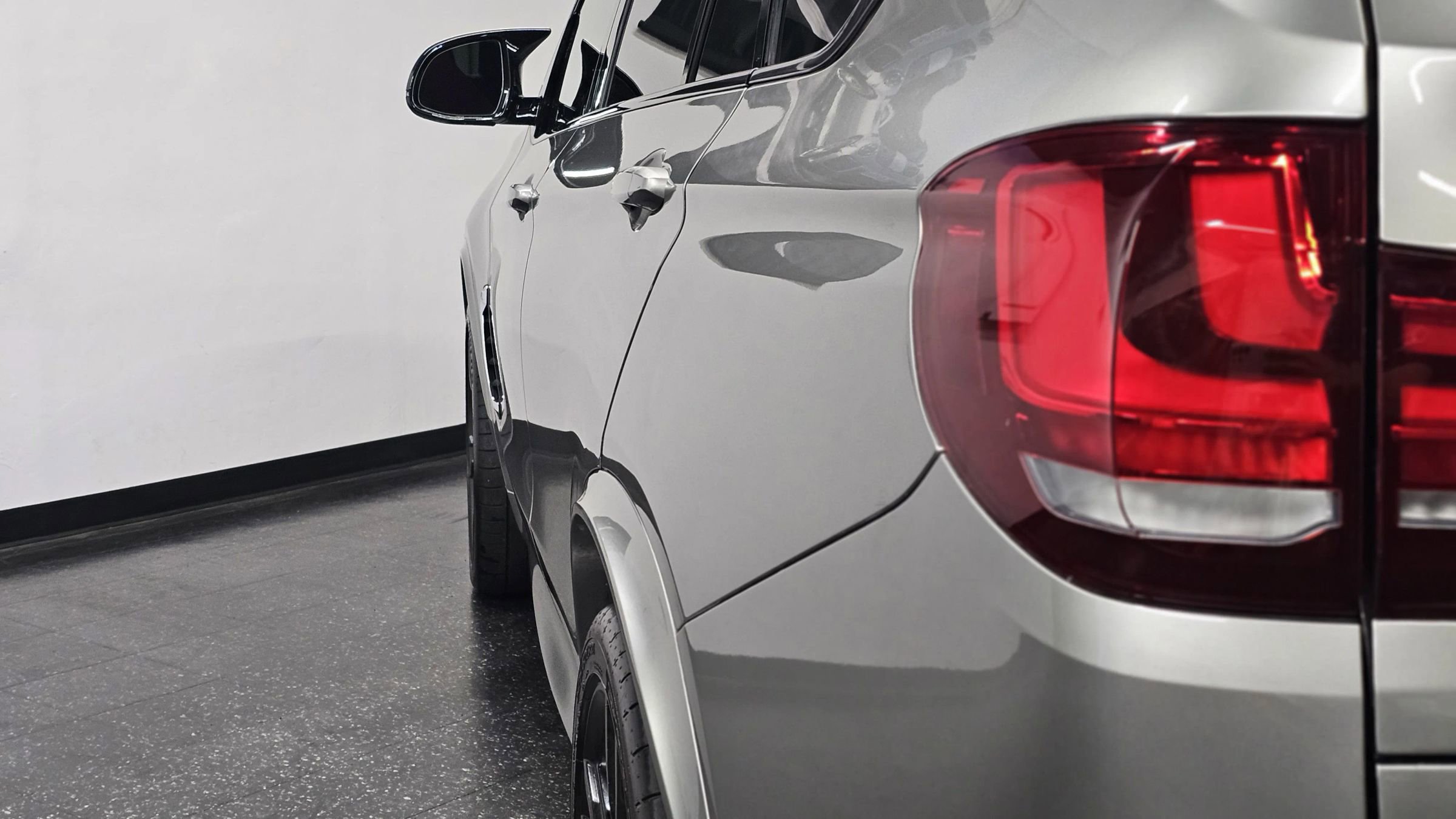 Used 2018 BMW X5 M w/ Executive Package image 27