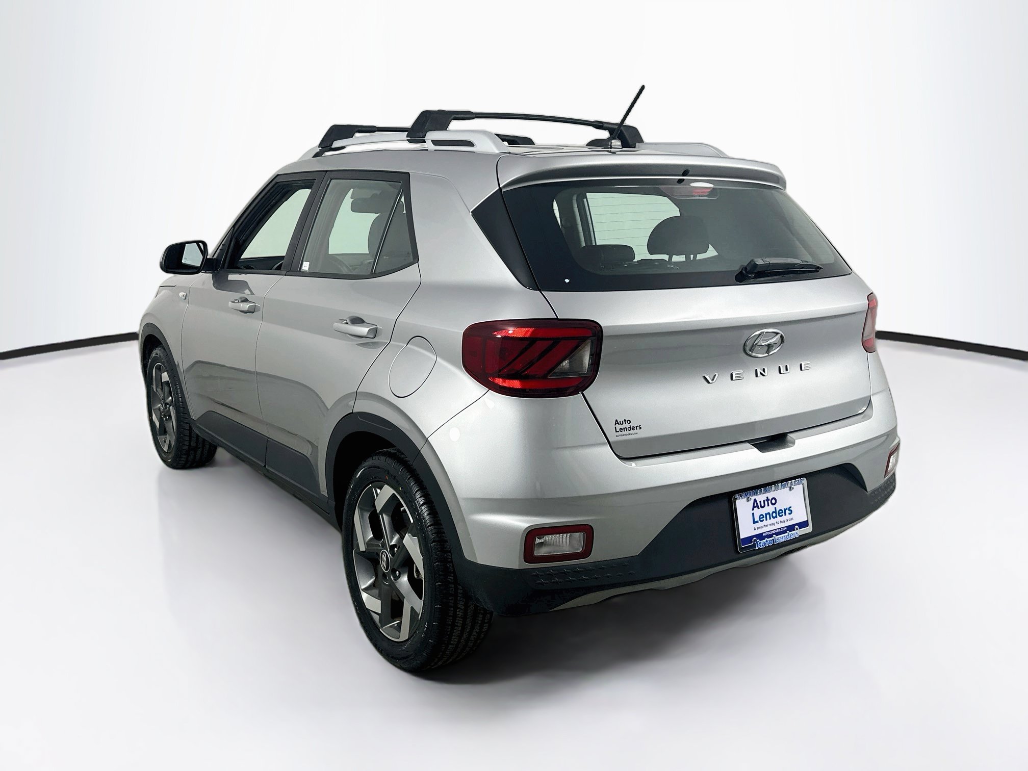 Used 2023 Hyundai Venue SEL FWD image 7