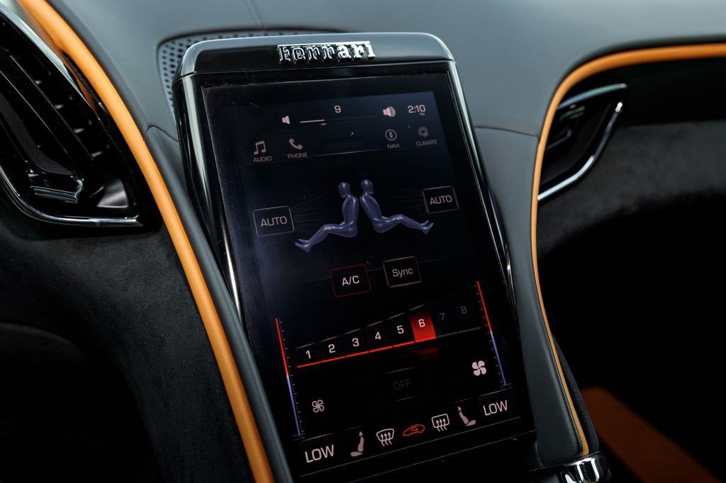 Used 2022 Ferrari Roma RWD image 30