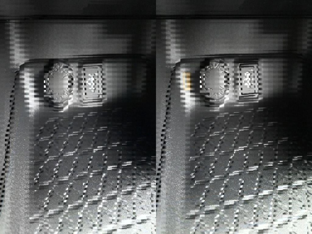 New 2025 Toyota RAV4 LE image 33