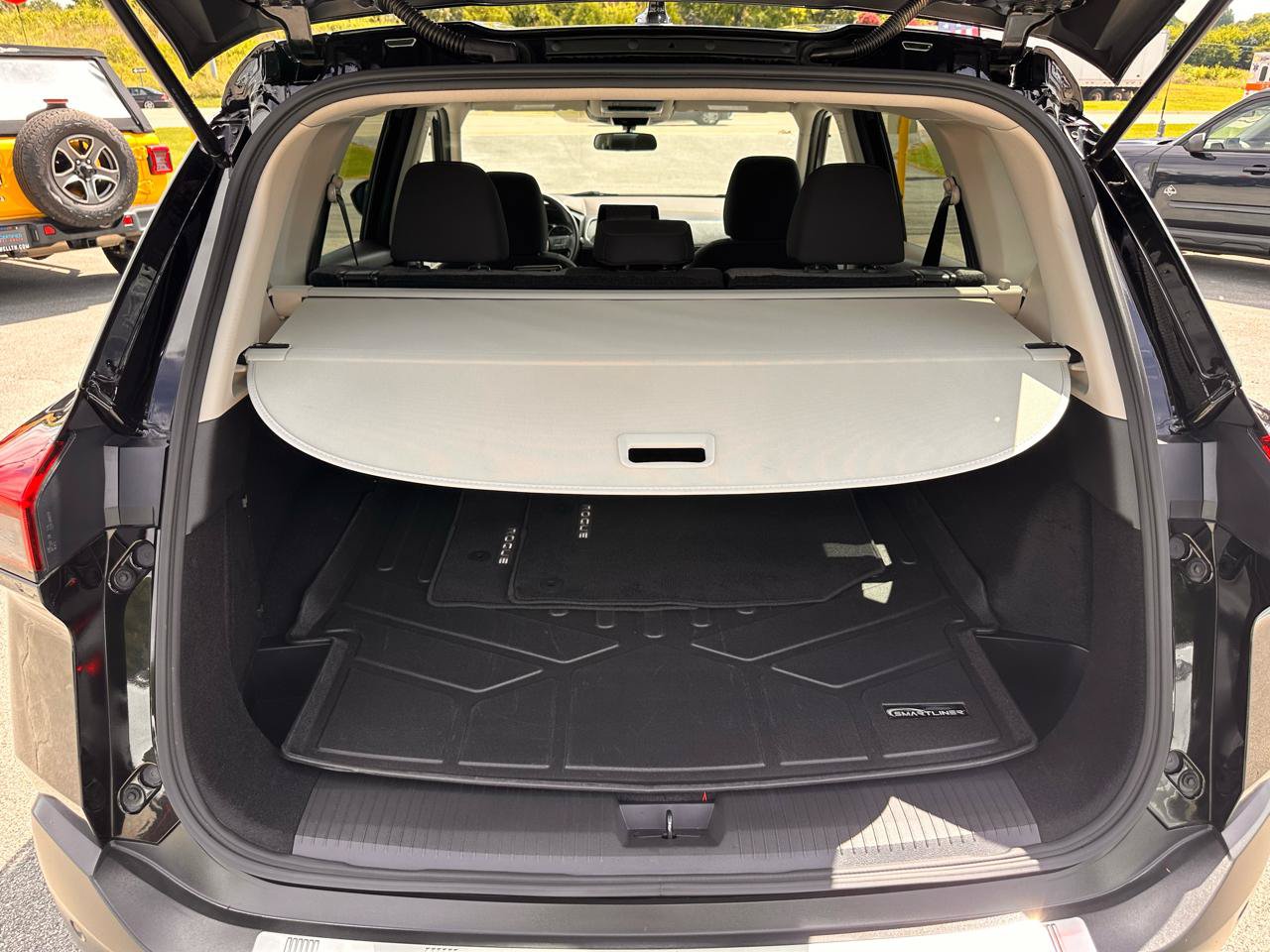 Used 2023 Nissan Rogue SV FWD image 35