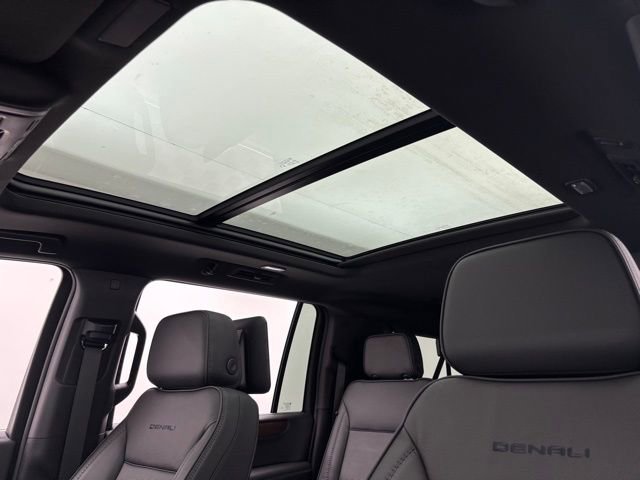 New 2026 GMC Yukon XL Denali w/ Denali Reserve Package image 5