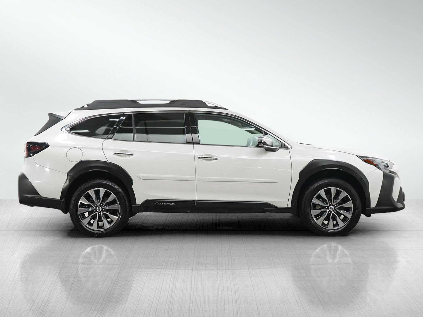 Used 2023 Subaru Outback Touring XT AWD/4WD image 6