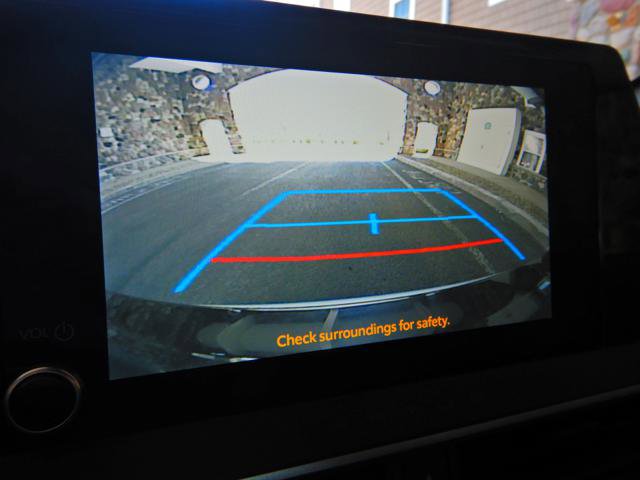 Used 2024 Toyota Prius LE image 18