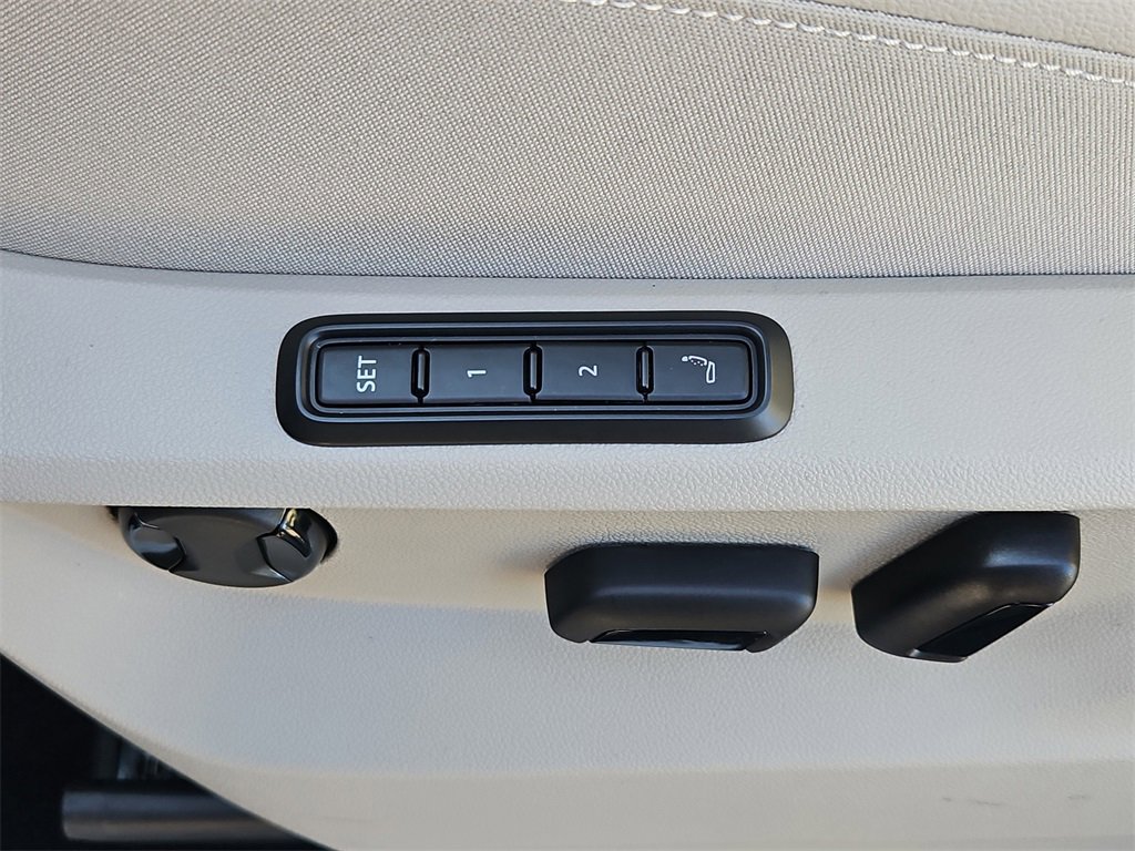 New 2026 Volkswagen Atlas SEL Premium R-Line image 13