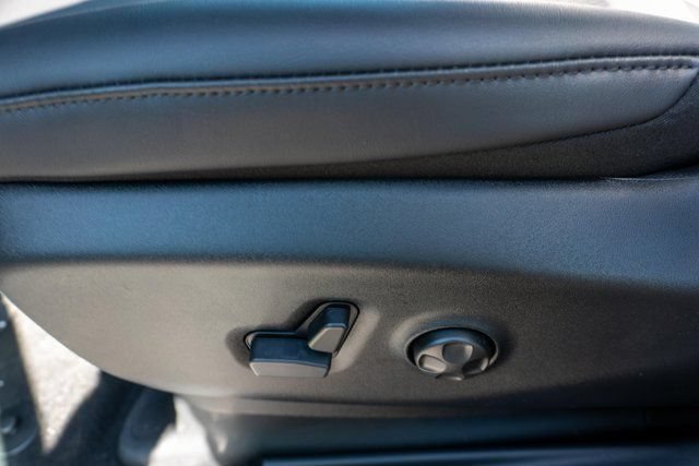New 2027 Chrysler Pacifica Select FWD image 14