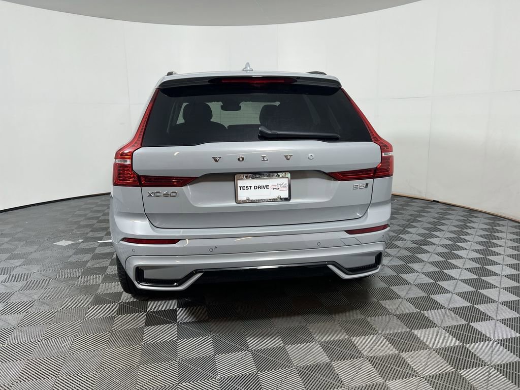 Certified 2025 Volvo XC60 B5 Core w/ Climate Package image 9
