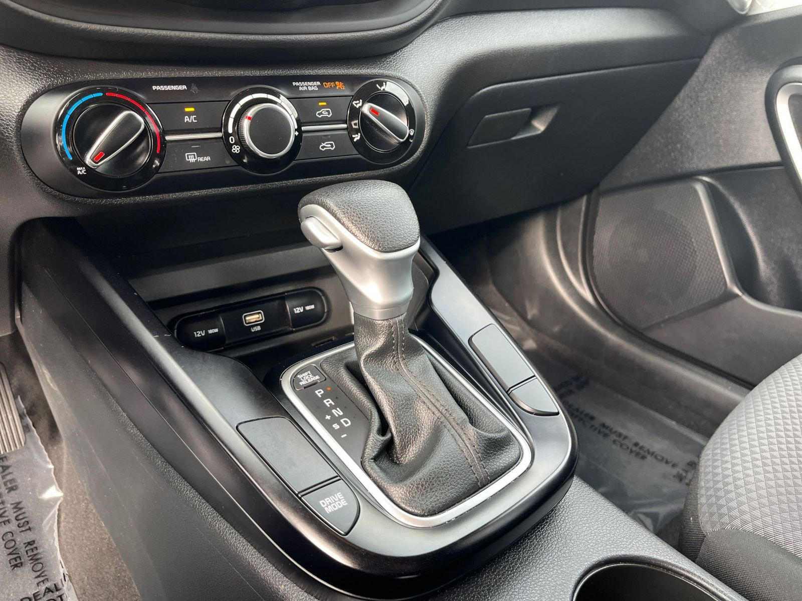 Used 2025 Kia Soul LX w/ LX Technology Package FWD image 41