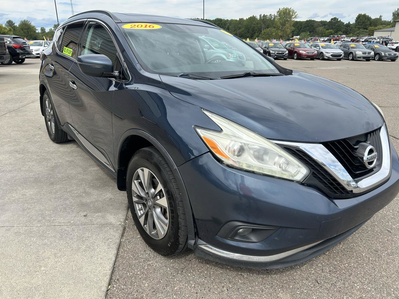 Used 2016 Nissan Murano SV FWD image 3