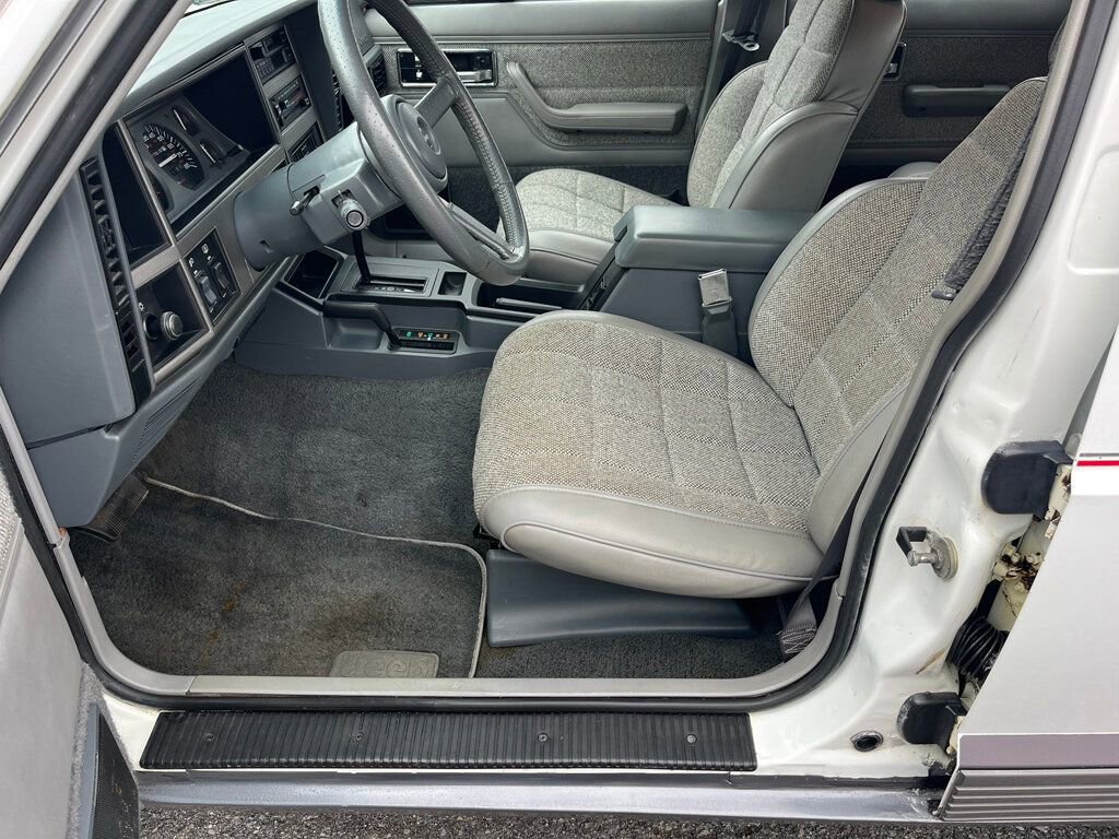 Used 1991 Jeep Cherokee Laredo AWD/4WD image 37