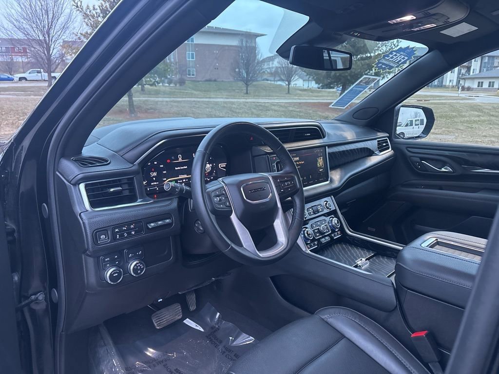 Used 2024 GMC Yukon Denali AWD/4WD image 17