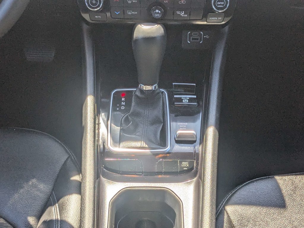 Used 2024 Jeep Compass Latitude AWD/4WD image 23