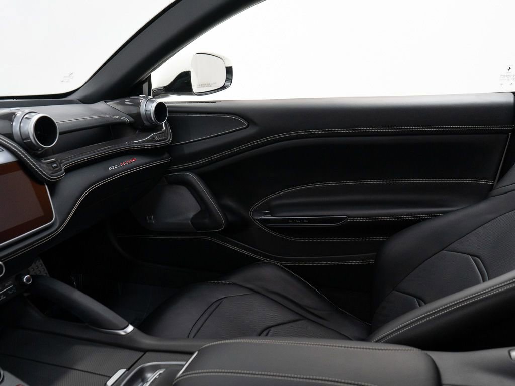 Used 2017 Ferrari GTC4Lusso image 25