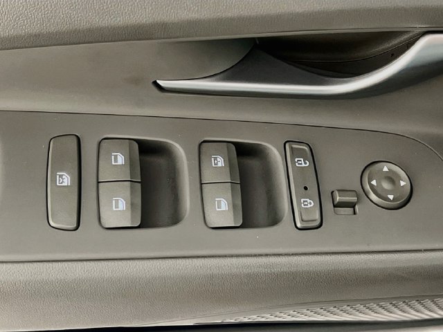 Used 2023 Hyundai Elantra SEL FWD image 12