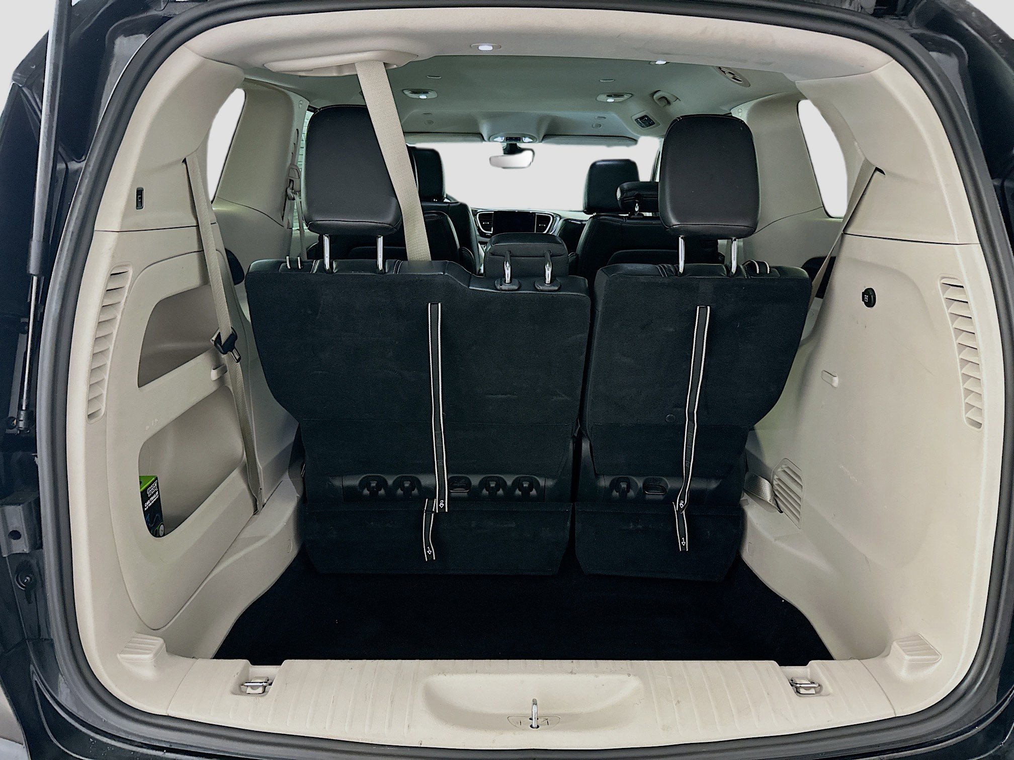 Used 2024 Chrysler Pacifica Touring-L image 30