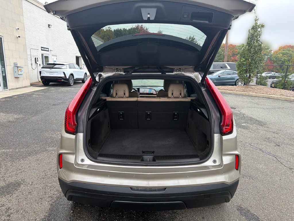 Certified 2024 Cadillac XT4 Luxury w/ Cold Weather Package FWD image 20