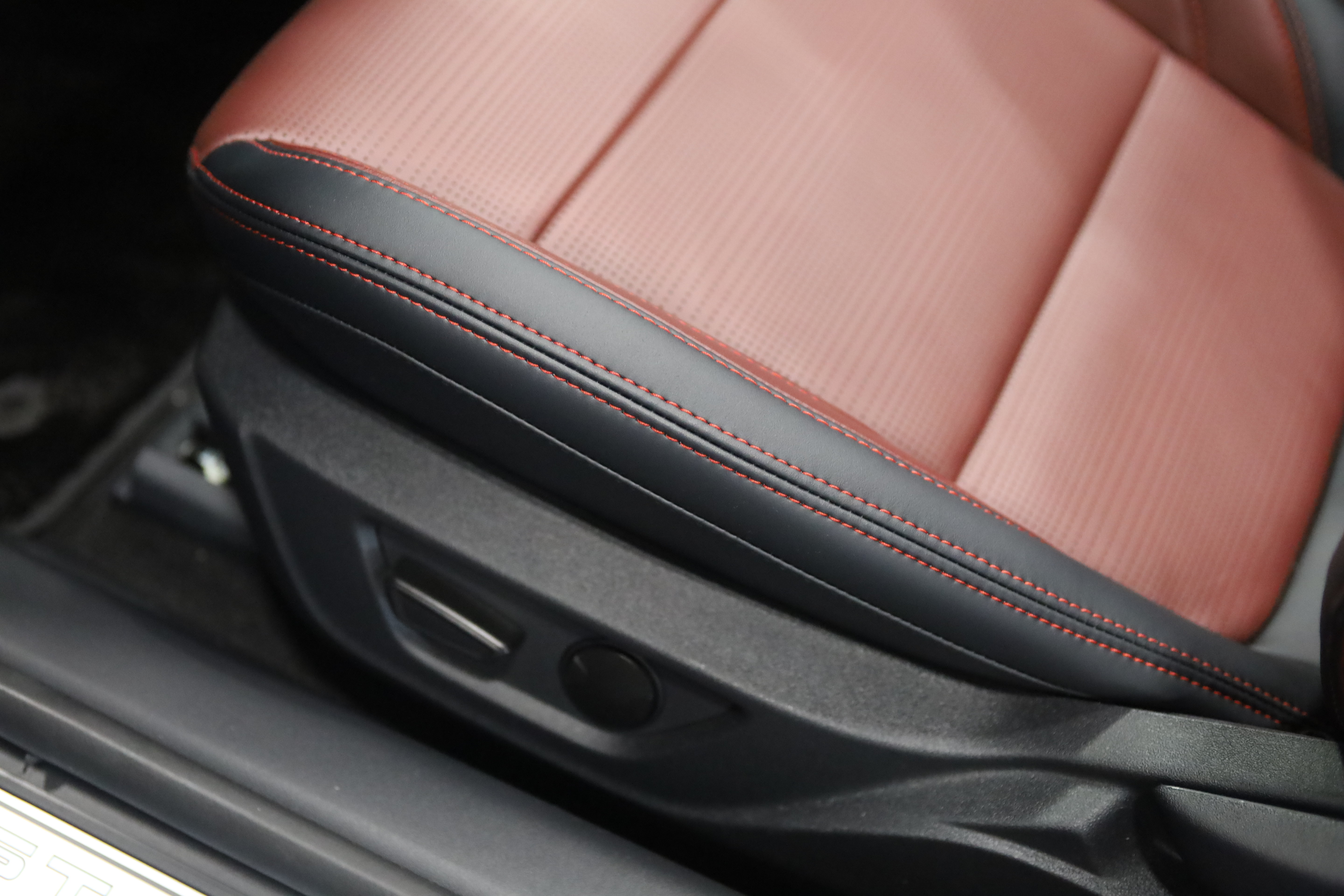 Used 2025 Ford Mustang GT Premium w/ 60th Anniversary Package RWD image 18