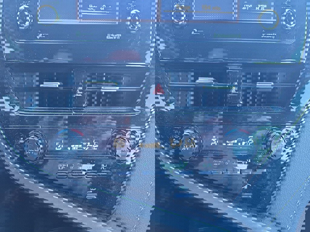 Used 2024 Toyota Camry SE image 23