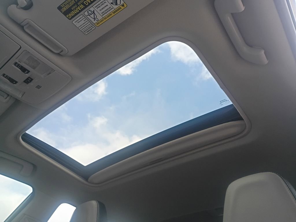 Used 2016 Toyota RAV4 Limited image 7