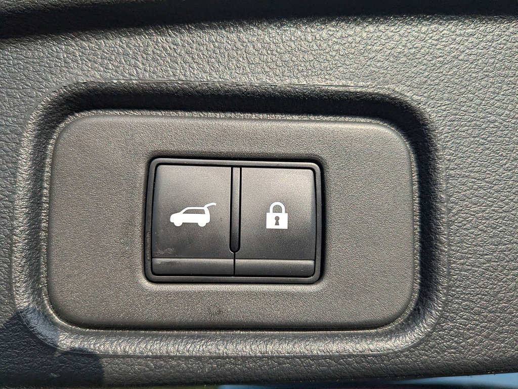 Used 2025 Nissan Pathfinder Platinum w/ Cargo Package AWD/4WD image 14