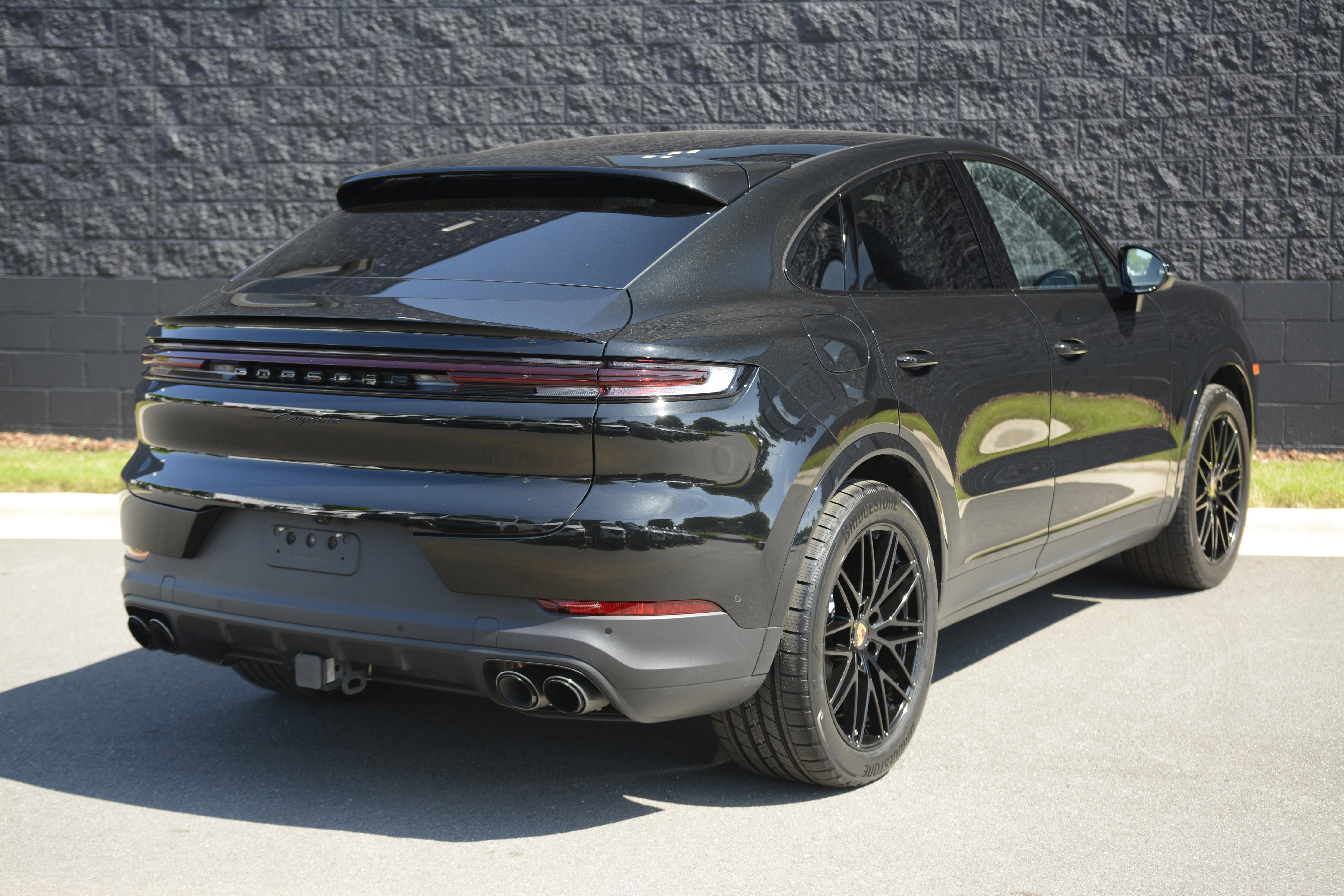 Certified 2024 Porsche Cayenne Coupe AWD/4WD image 7