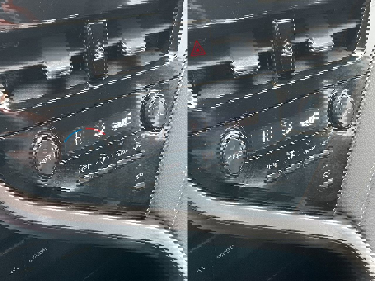 Used 2021 Toyota Camry SE w/ Cold Weather Package image 34