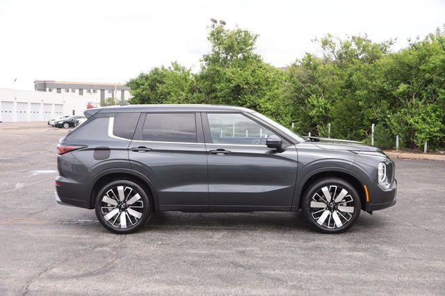 Used 2025 Mitsubishi Outlander SE AWD/4WD image 5