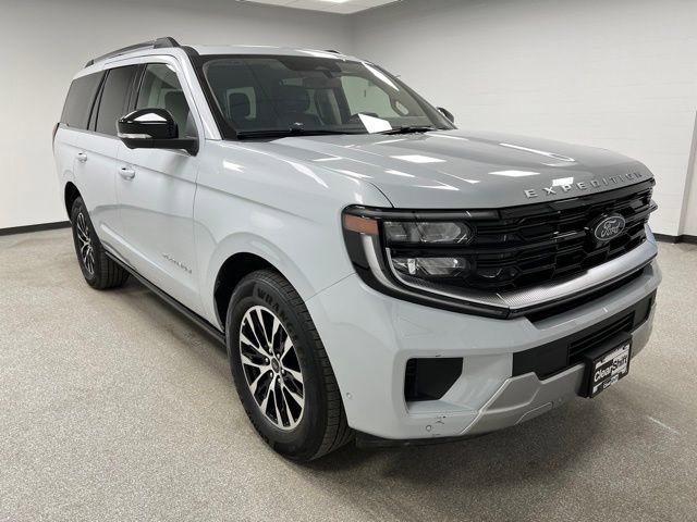 Used 2025 Ford Expedition Platinum AWD/4WD image 2