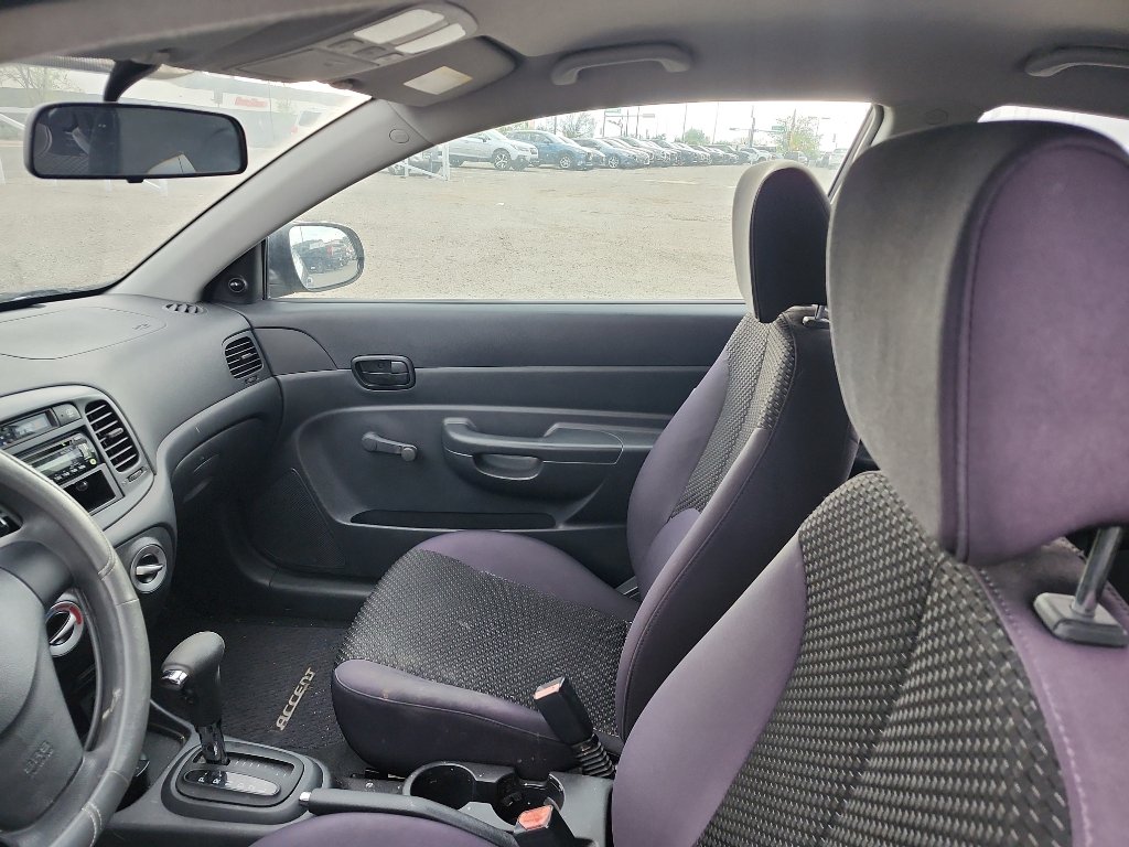 Used 2010 Hyundai Accent GS image 13