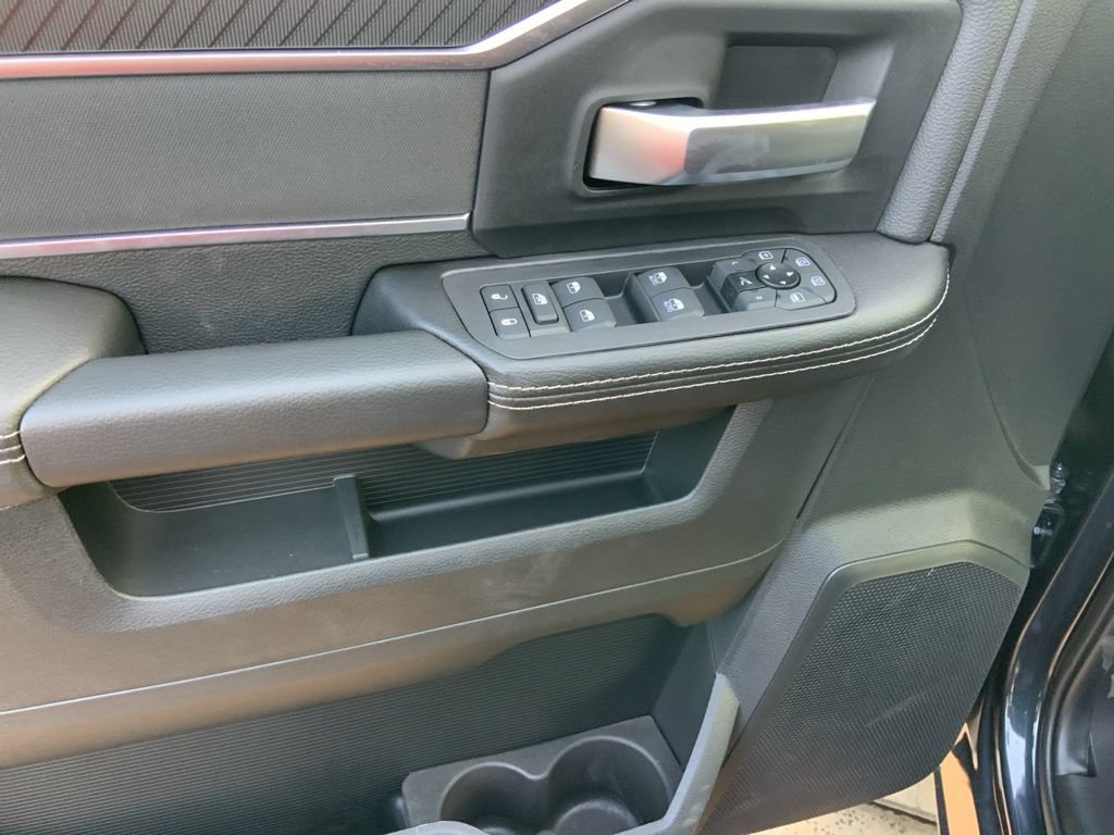 New 2025 RAM 2500 Big Horn AWD/4WD image 16