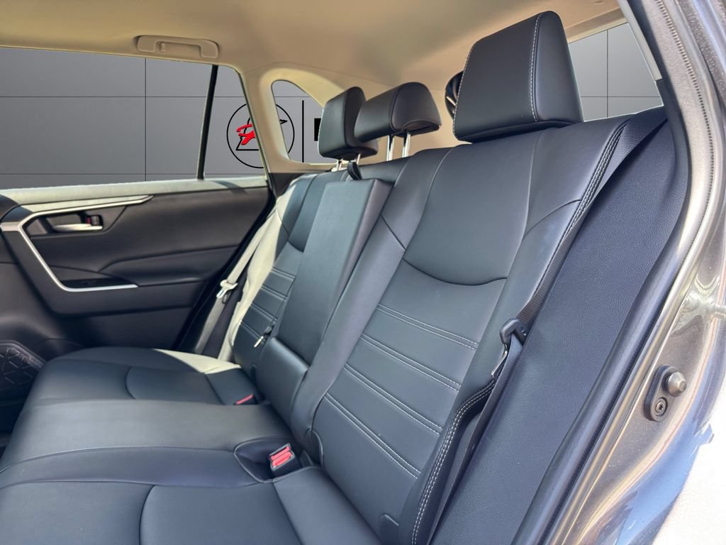 Certified 2022 Toyota RAV4 XLE Premium AWD/4WD image 18