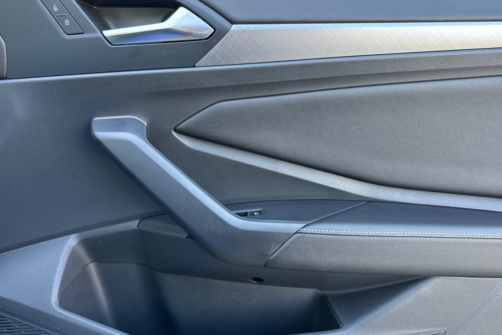 Used 2024 Volkswagen Jetta SE image 19