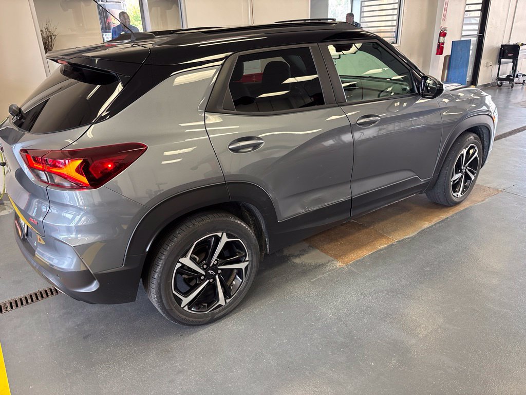Used 2021 Chevrolet TrailBlazer RS w/ Sun and Liftgate Package FWD image 9