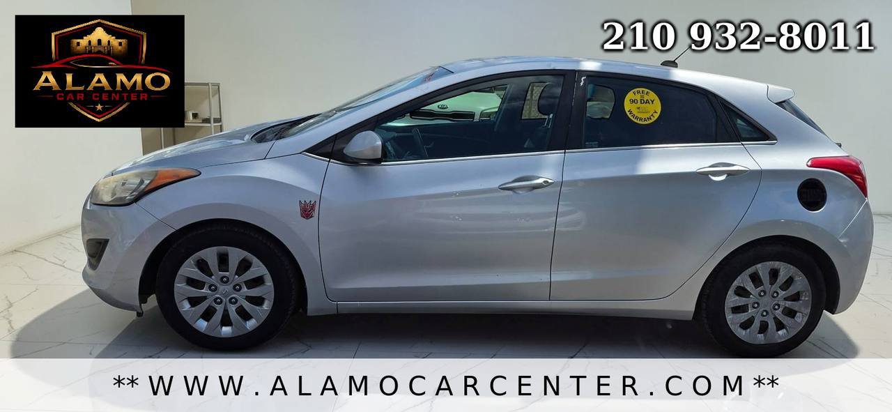 Used 2016 Hyundai Elantra GT FWD image 2