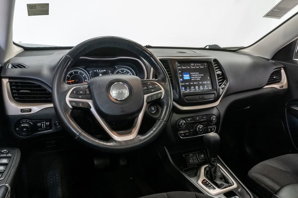 Used 2015 Jeep Cherokee Latitude w/ Comfort/Convenience Group FWD image 7