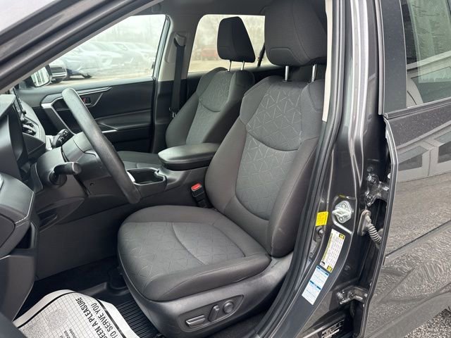 Used 2022 Toyota RAV4 XLE AWD/4WD image 13