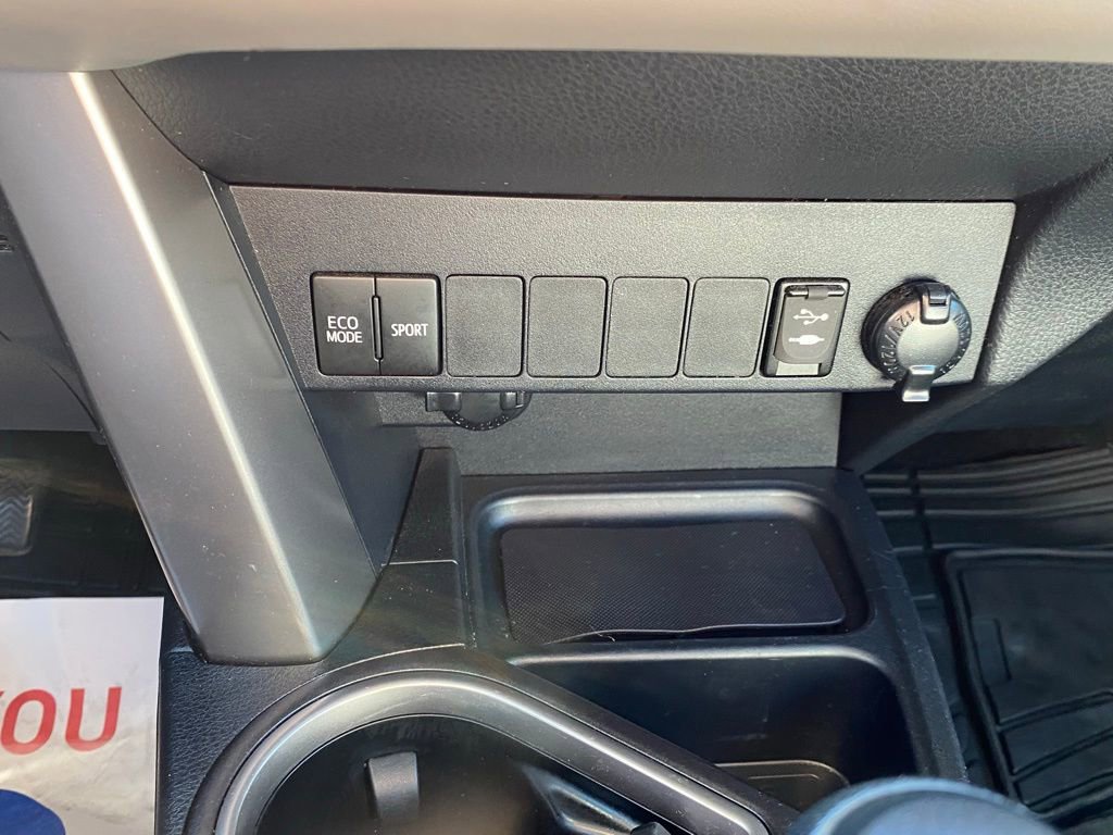 Used 2018 Toyota RAV4 XLE image 24