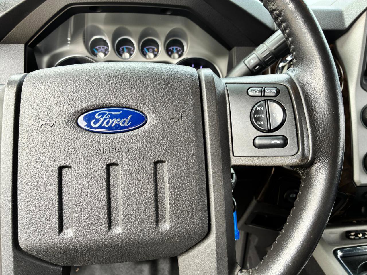 Used 2015 Ford F250 Platinum w/ FX4 Off-Road Package image 29