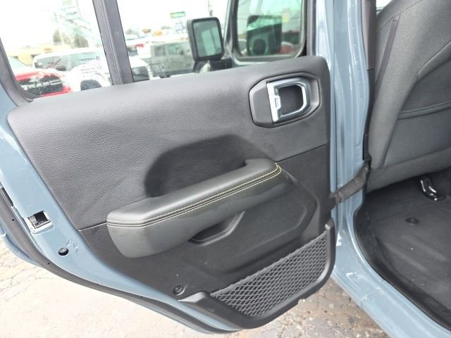 Used 2025 Jeep Wrangler Unlimited Sahara w/ Safety Group image 34